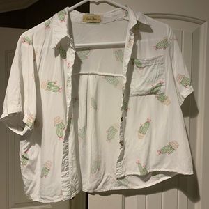 Cropped Cactus Short Sleeve Button-Down T-Shirt